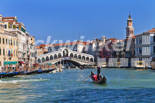 Gondoliere auf dem Canale Grande an der Rialtobruecke, Italien, Venedig<BR>gondolier on Canale Grande at Rialto bridge, Italy, Venice - R. u. S. Hoffmann Gondoliere auf dem Canale Grande an der Rialtobruecke, Italien, Venedig<BR>gondolier on Canale Grande at Rialto bridge, Italy, Venice - R. u. S. Hoffmann